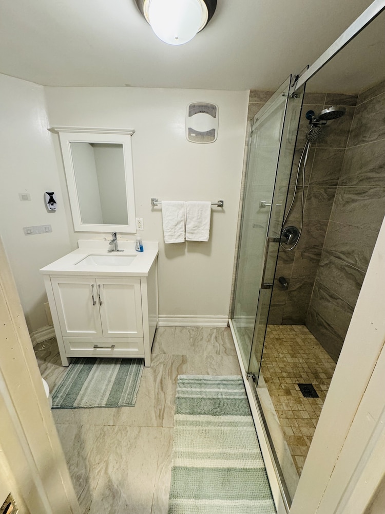 Charming 2 Bedroom Hideaway