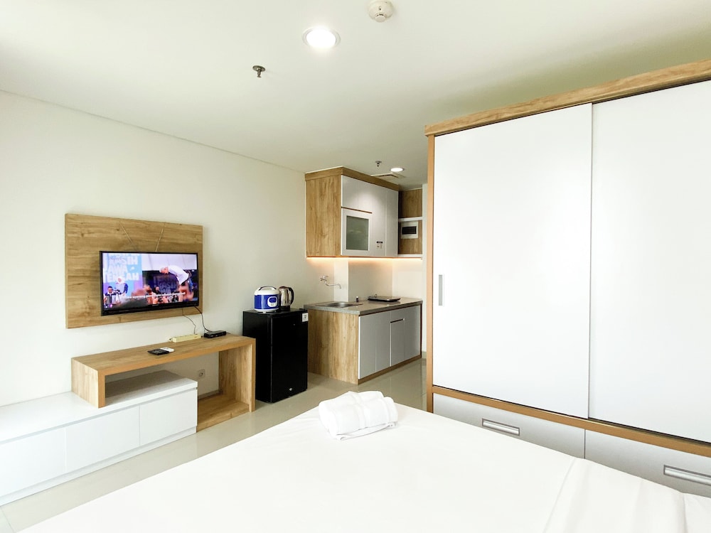 Wooden Touch Studio At Lrt City Bekasi Apartment