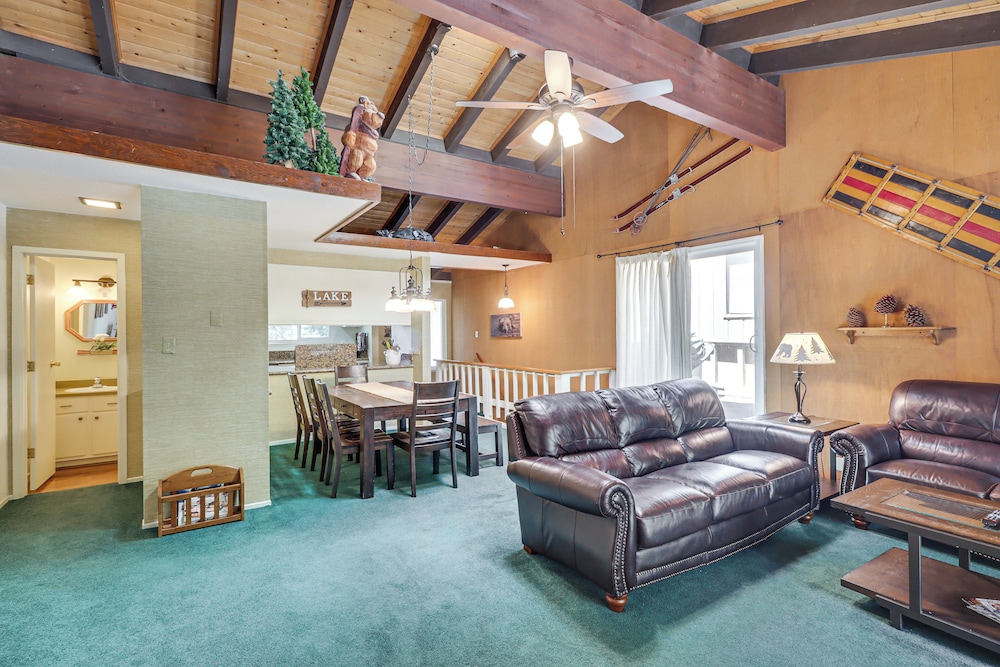 1 Mi to Beach: Cozy Incline Village Condo!