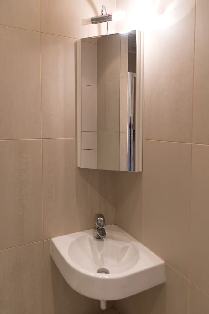 Eiffel Park Peaceful 1 Bedroom Apt Near the Eiffel Tower