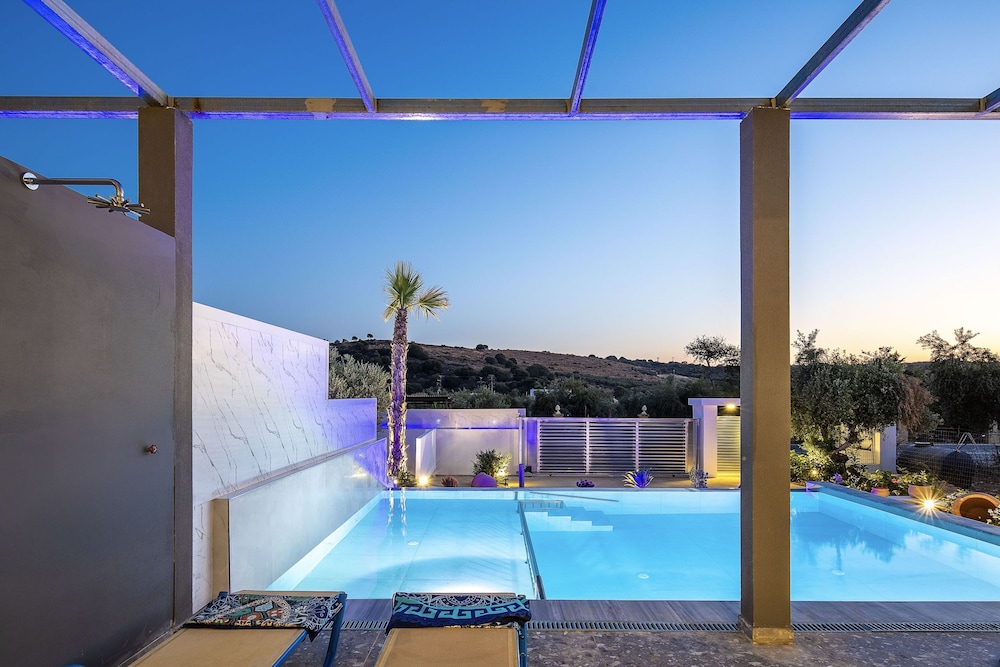 Villa Me - With Private Pool
