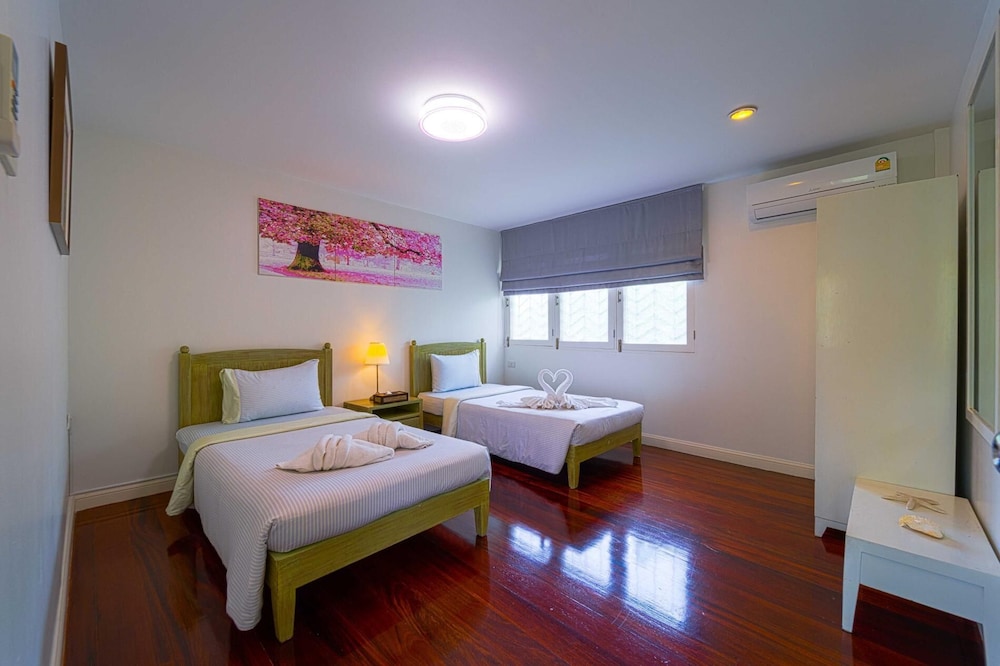 Oceanfront 6 Bedroom Twin Villas OV6