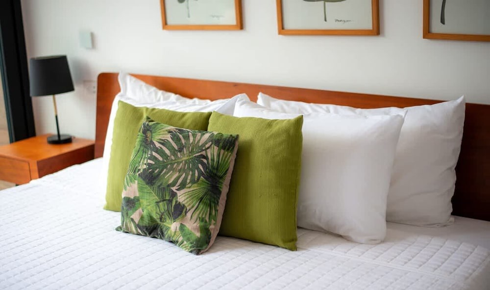 Luminous 1 Br. Steps Away From the Beach