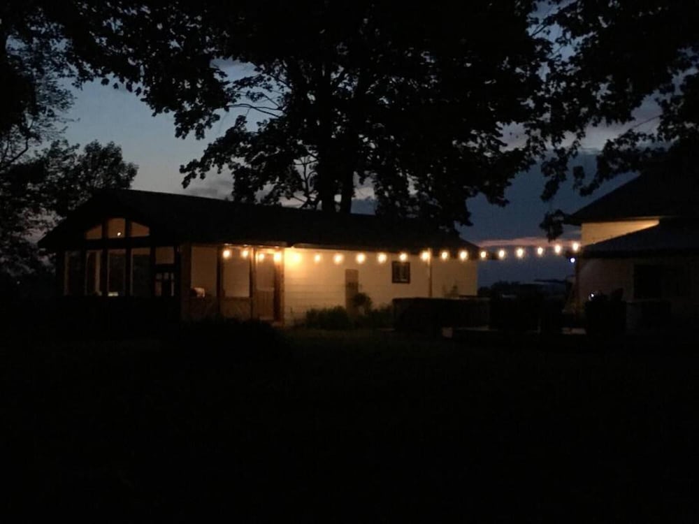 Carson s Creek - Modern Country Escape - Image 3