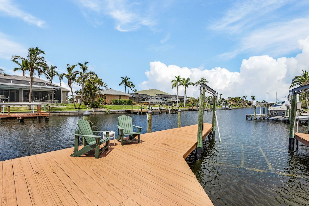 Spacious Canalfront Oasis w/ Pool Hot Tub! - Property Image 17