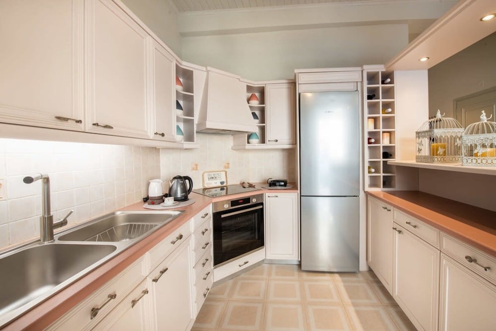 Dolce Favola Nomad Casa - Kalamata s City Getaway