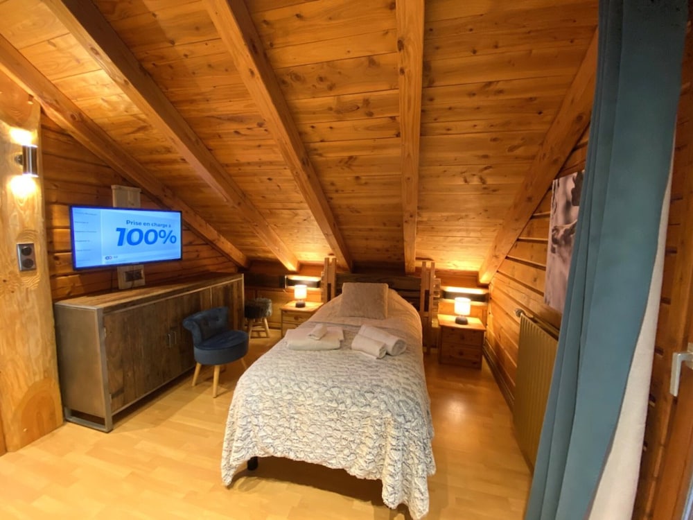 LE Renne Chalet en Bois au Calme Avec SPA Jacuzzi