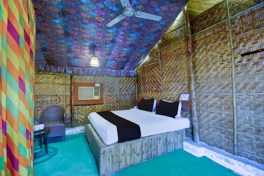 Luxury Stays With Pool Near Akshardham Temple