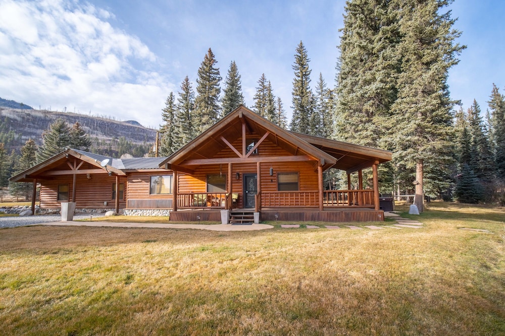 Bear Paw Lodge