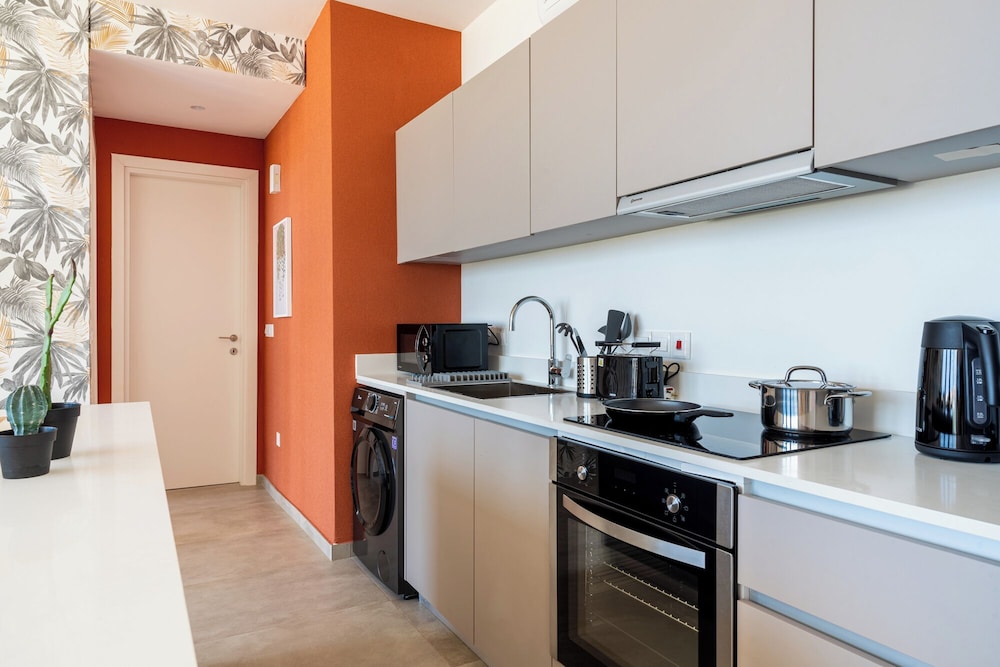 Blu Horizon - Stylish Living with Pool & Balconies in Protaras