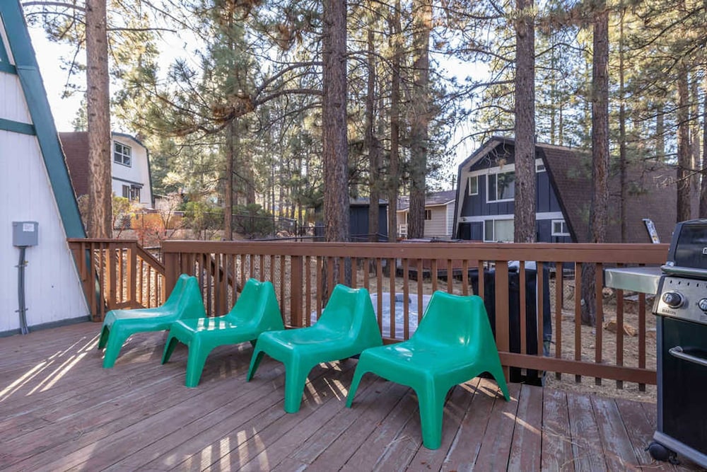 Blissful Mountain Cabin hot tub Fire pit More