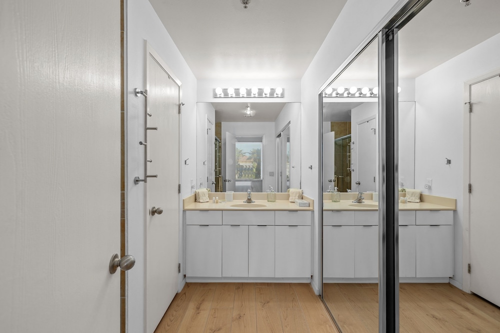 Las Villas Condo Unit 301 - 5 Night Minimum Stays 3 Bedroom Condo