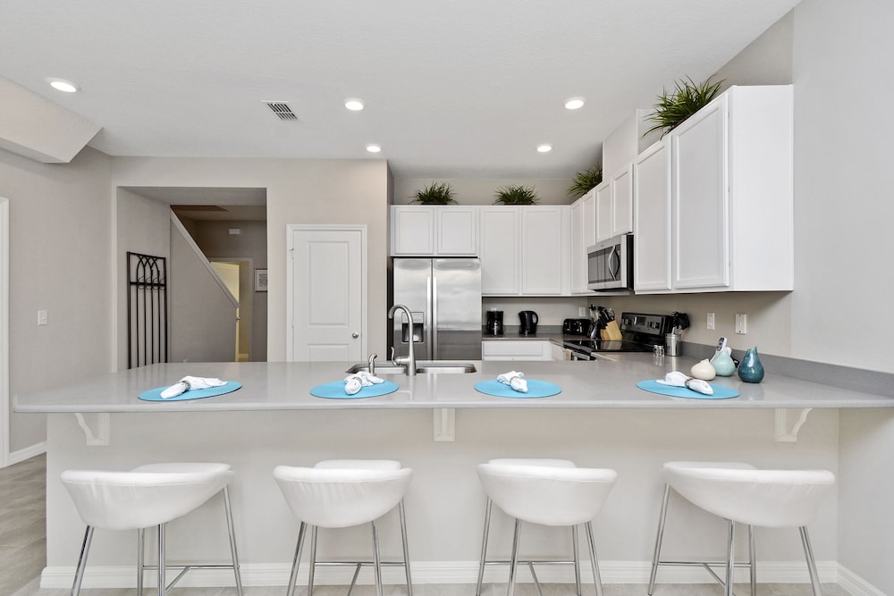 Stunning 4 Bd w/ GameRoom Close to Disney 5110 - Image 5