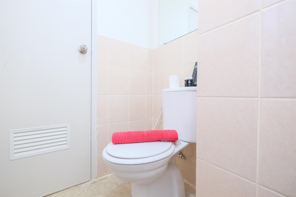 Comfort 2BR at 15th Floor Podomoro Golf View Apartment