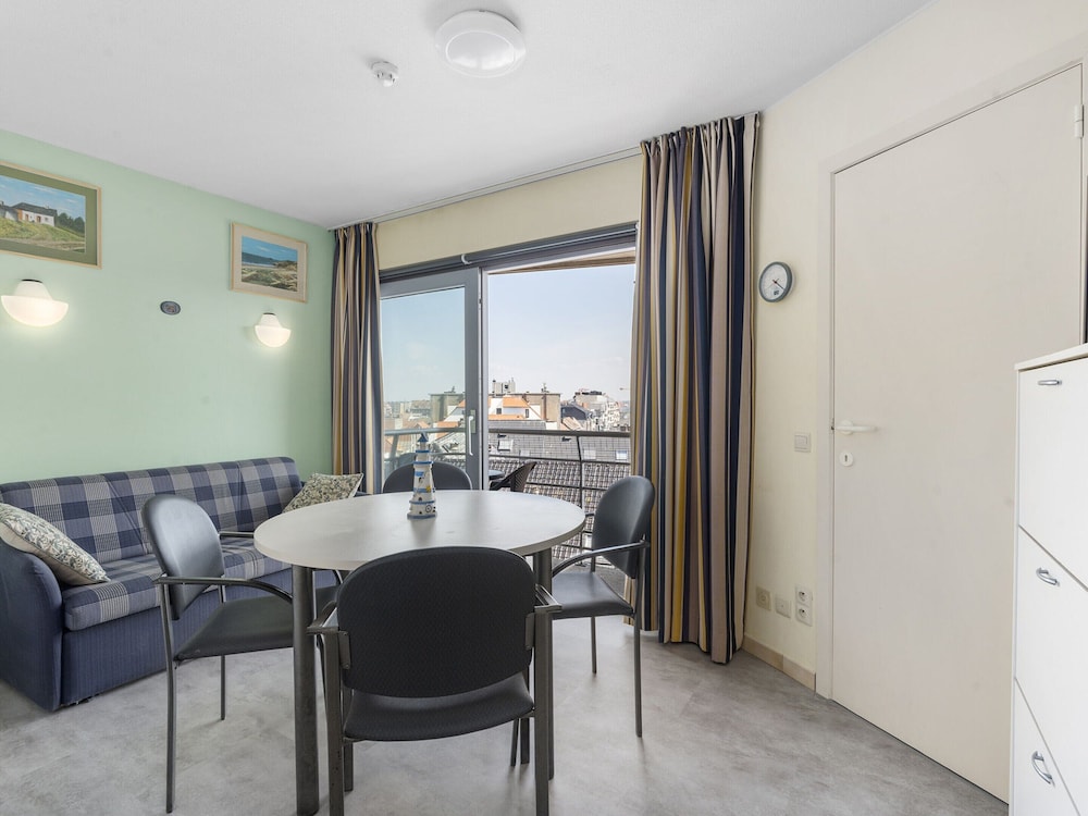 Spacious Studio Near Seafront