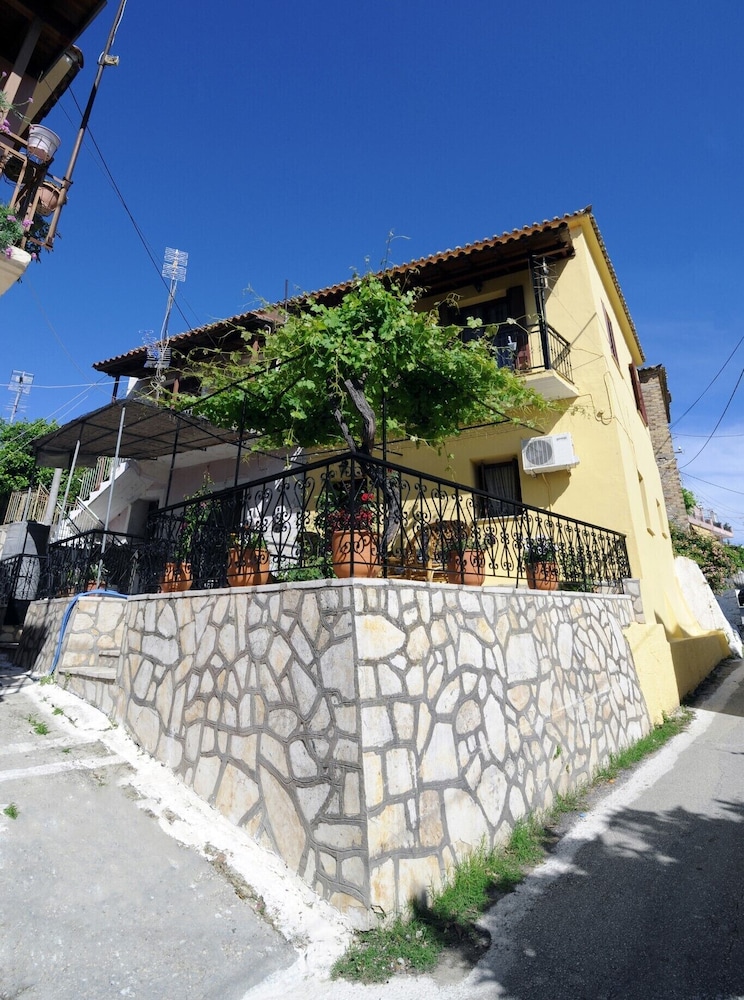 Traditional Greek Maisonette in Antiperni Village