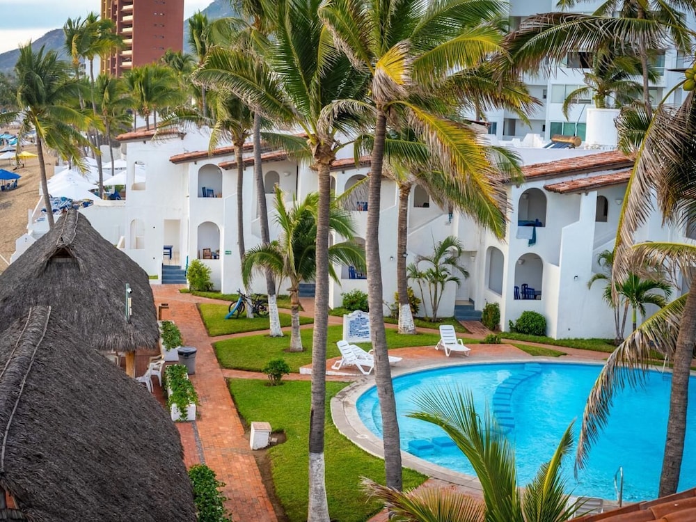 Hotel Bungalows Casablanca Alamar - Image 1