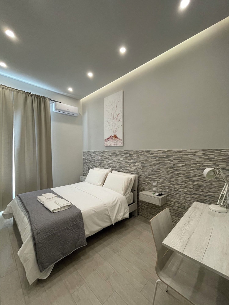 Naptown Rooms