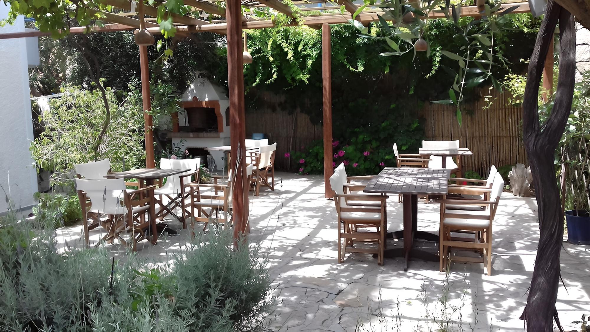 Tilemachos Rooms & Studios
