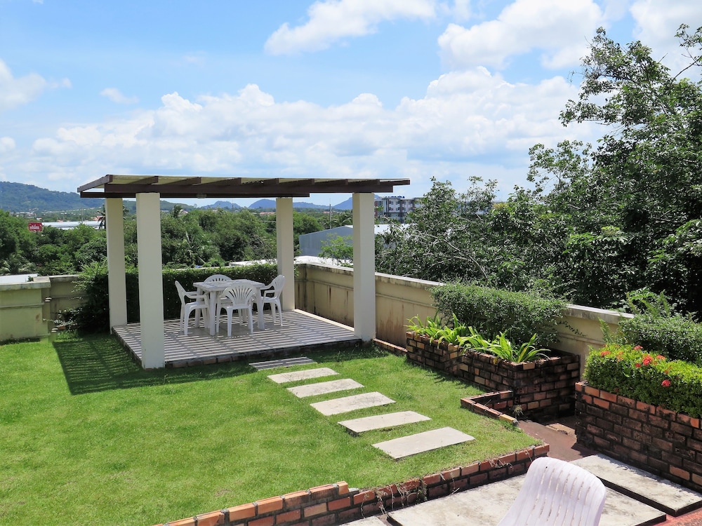 Chaofa West Suites