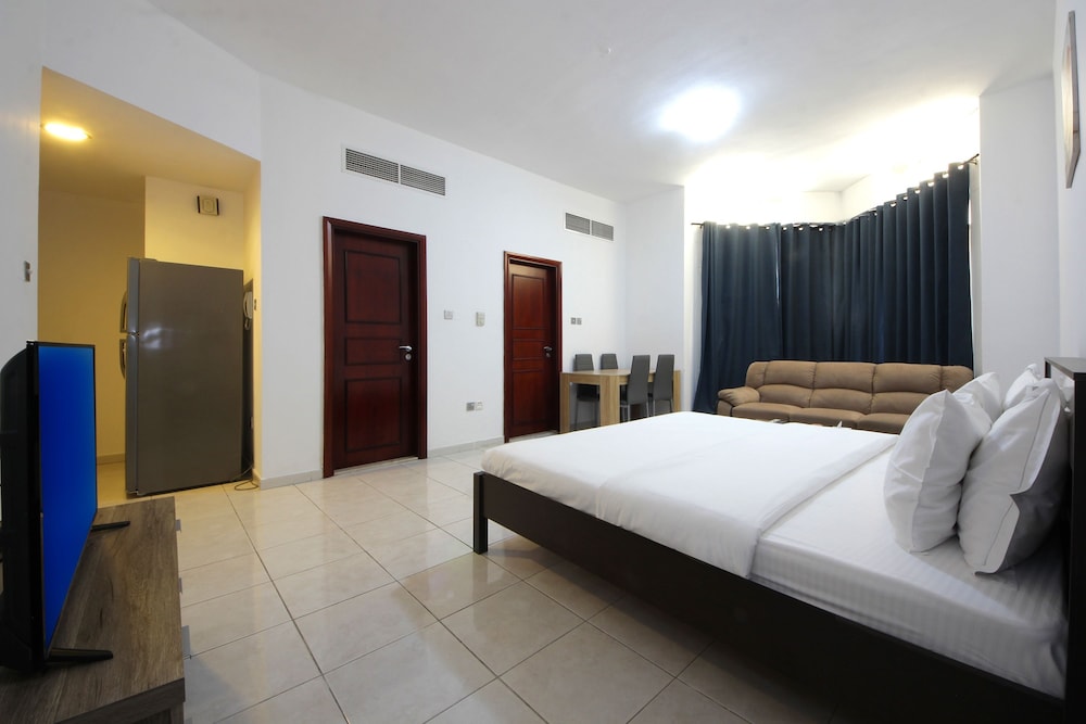 Signature Holiday Homes- Marina Studio
