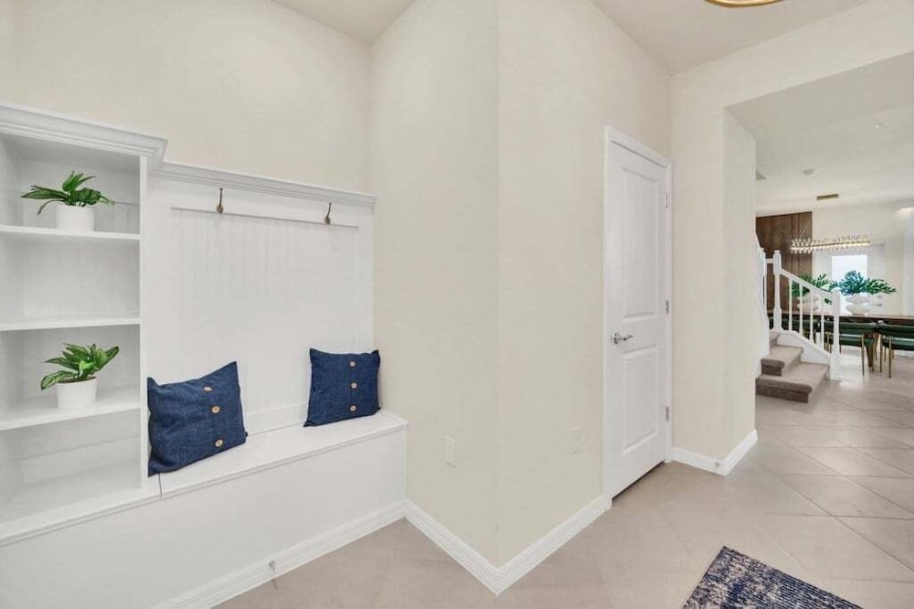 5 Bedroom Townhome With Private Splash Pool! 5 Townhouse