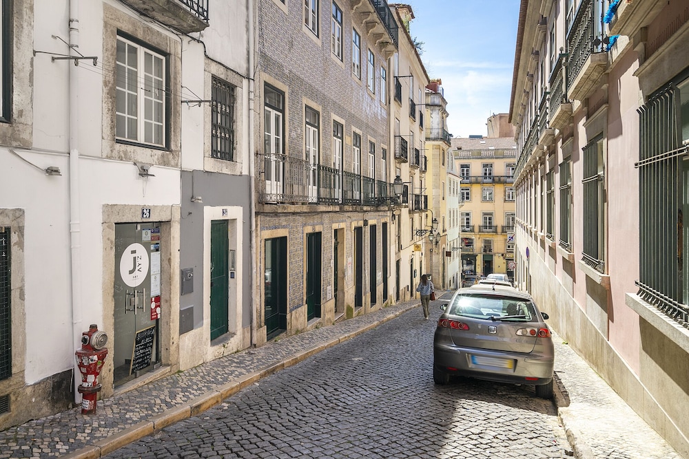 Stylish Family Residence In The Heart Of Chiado
