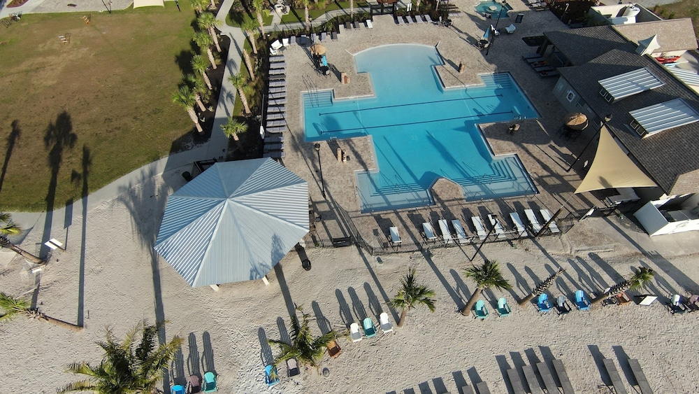 Island Oaks RV Resort