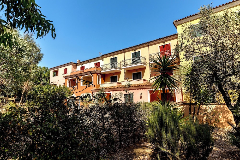 Residence with pool in Sos Alinos