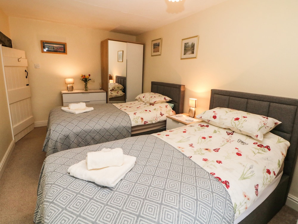 Eastry Cottage view 4