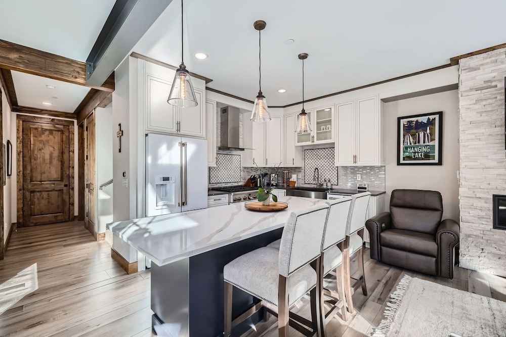 1890 The Seasons 3 Bedroom Townhouse