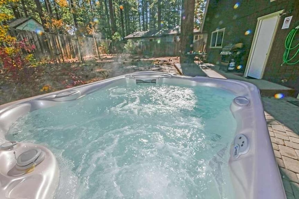 3542 Bobby Grey Circle 3 Bedroom Cabin by RedAwning