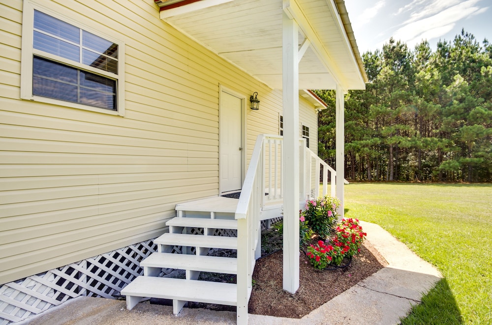 Cozy Summit Cabin w/ Hiking Trails  Fishing Pond! - Property Image 2