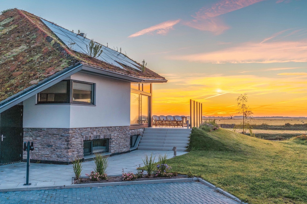 Modern, Luxurious and Sustainable Nature Villa