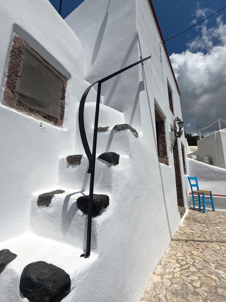 The Commander s House