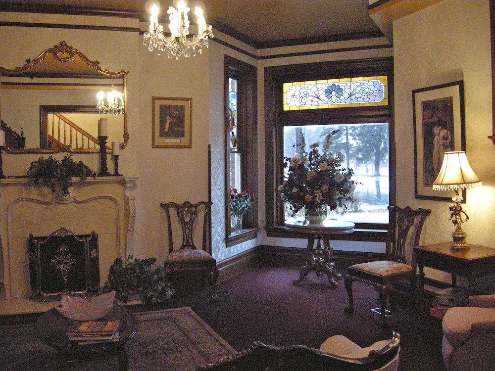 Hines Mansion