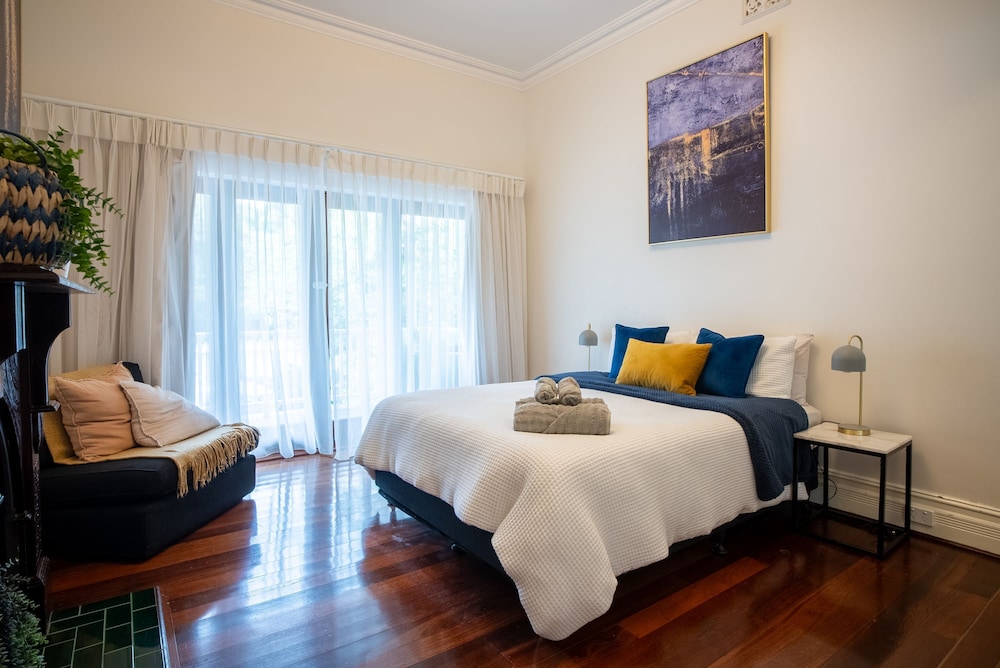 Hyde Seek Parkside Family Stay