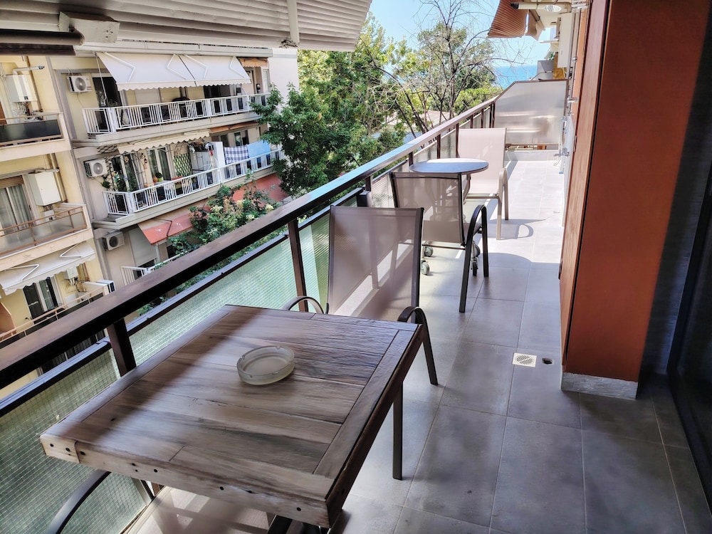 Olgas Luxury Apartment With 4 Bedrooms