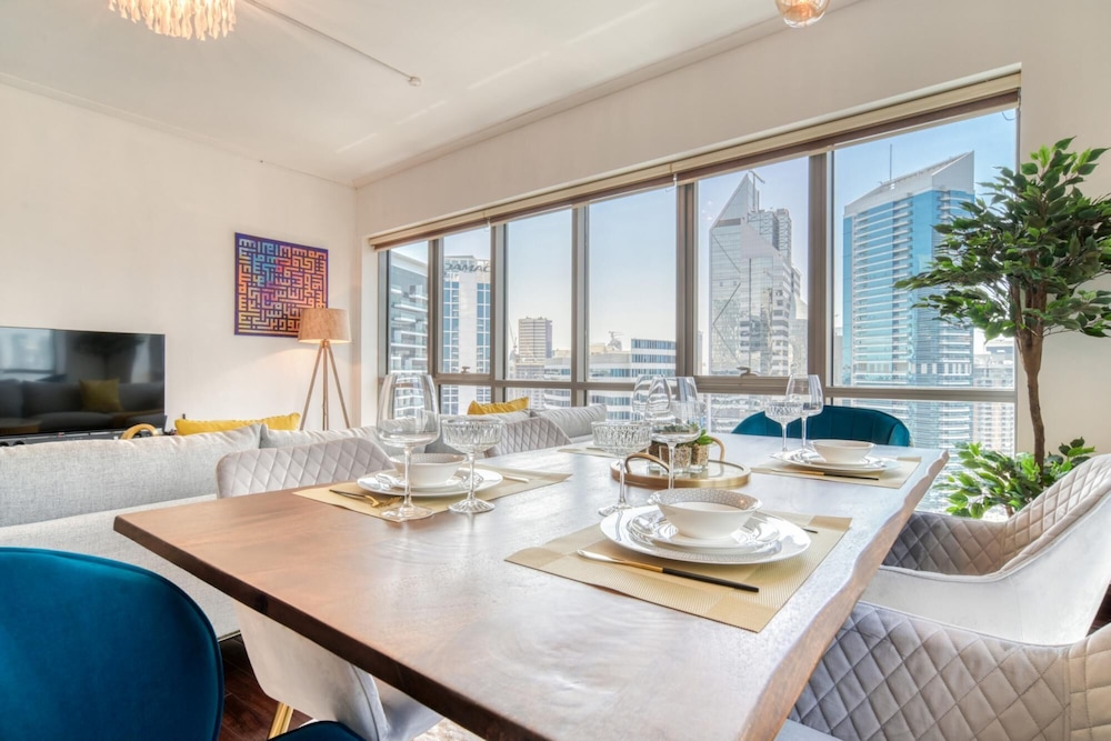 Relaxing Haven w Unparalleled Burj Khalifa Views