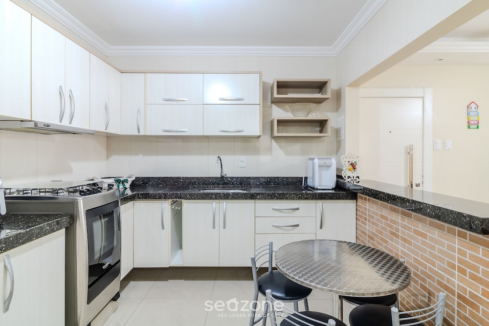 2BR Full apt Beachfront Ese0102