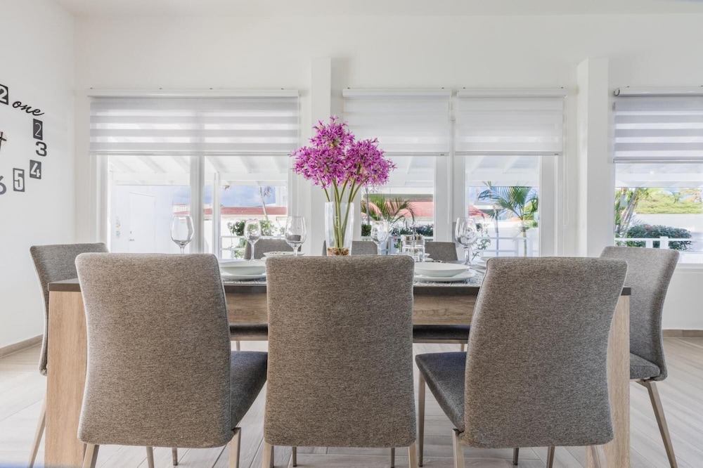 NEW Modern Stylish 6BR 6BA Villa Near Palmbeach
