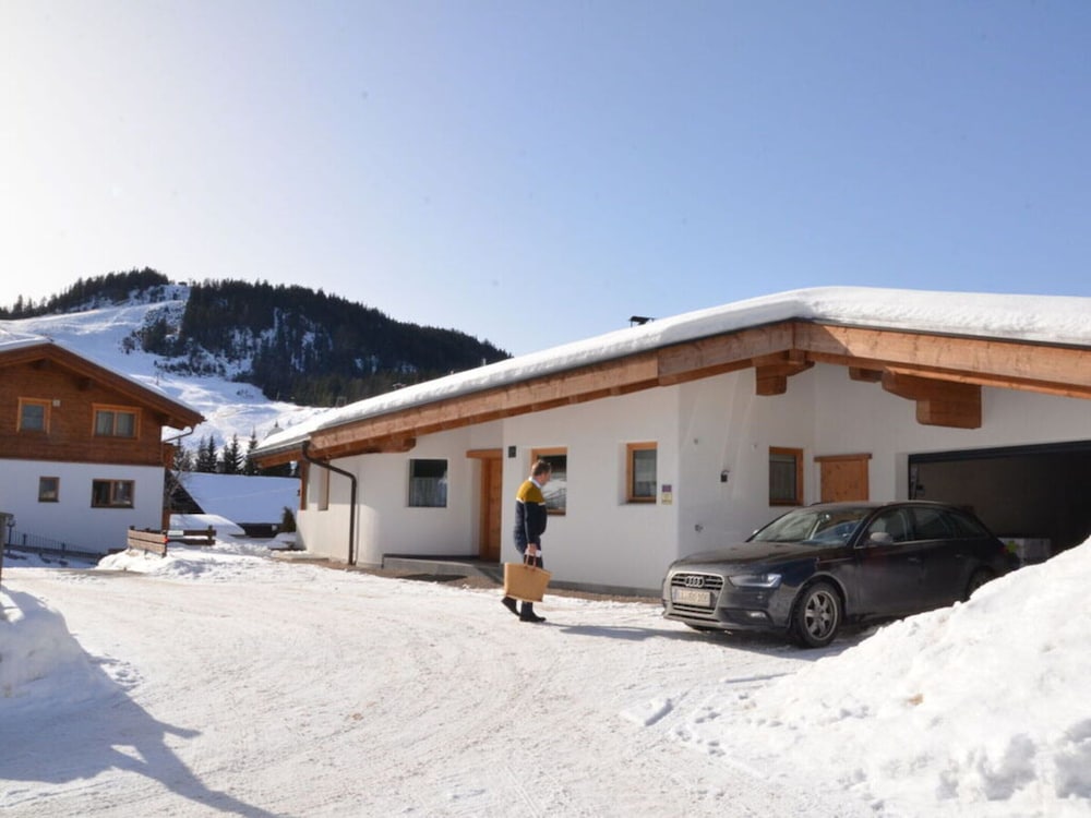 Holiday Apartment Alpengluhen