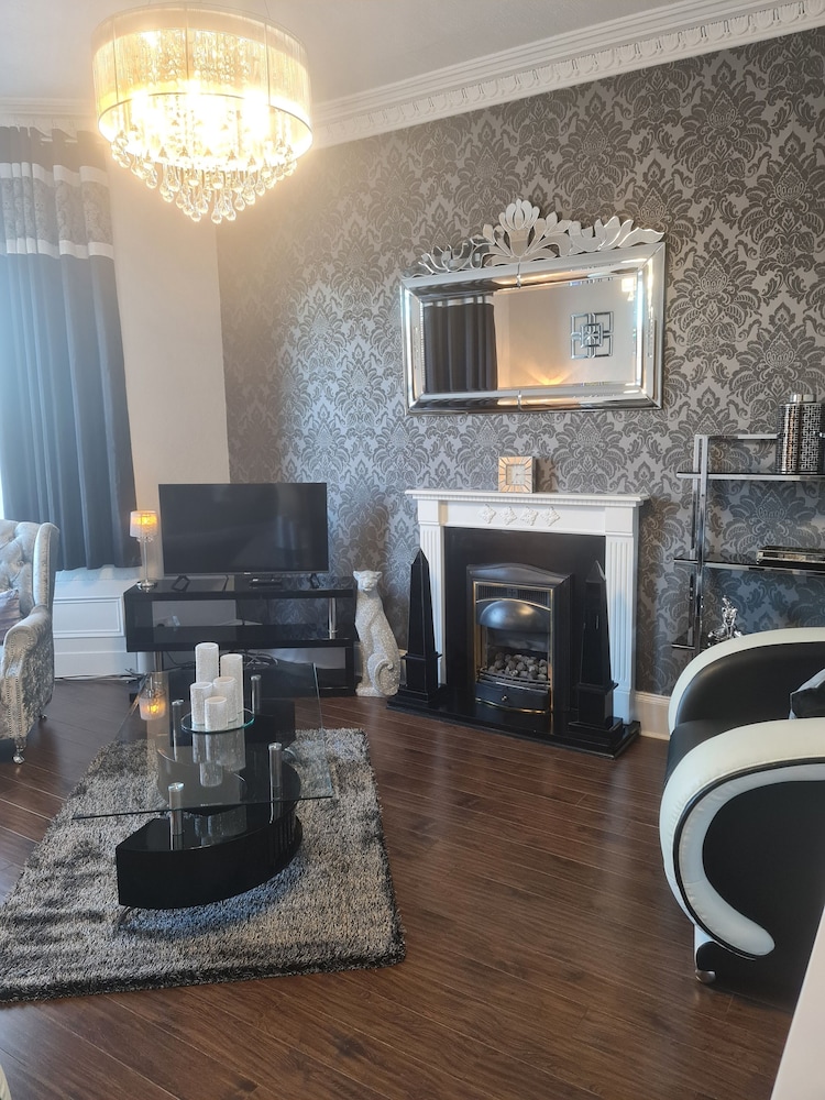Robert The Bruce Apartment