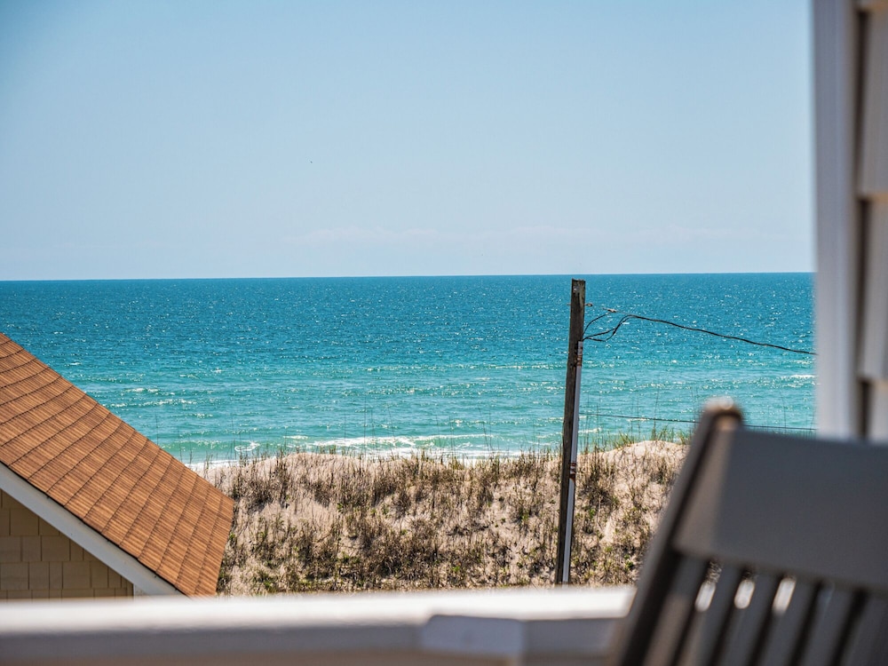 Skipper's Hideout by Topsail Realty