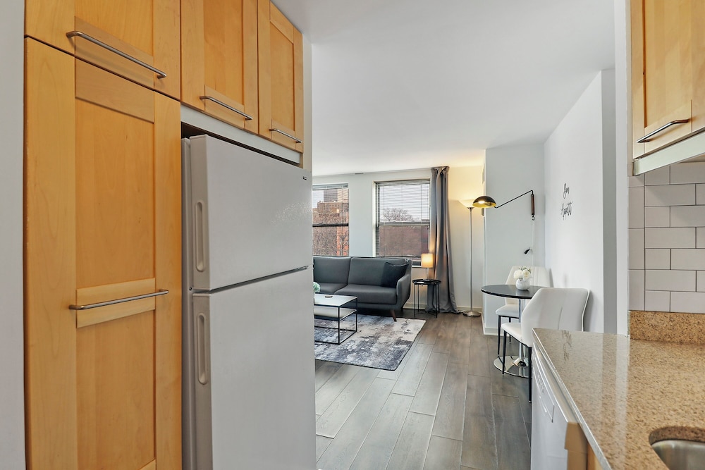 Explore this 2BR Apt - Blackwood rep