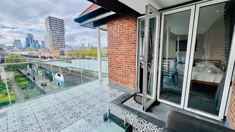 balcony