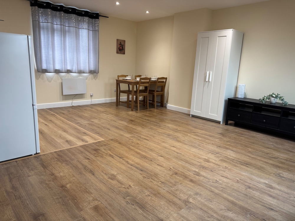 Close Central London 1 bed Apartment Sleeps 3