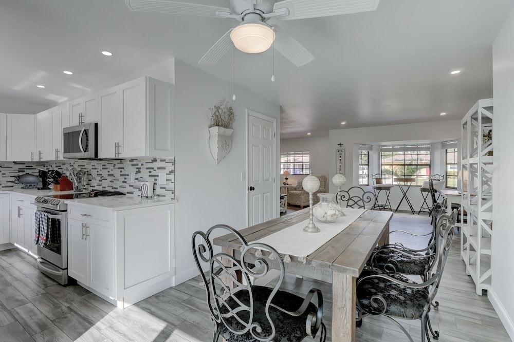 Luxury Pool Dog Friendly Central To Naples And Marco Island By Sky Run Naples 3 Bedroom Home