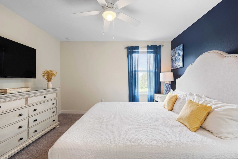 Stinger Luxe Retreat by Avantstay 8BR Luxury Villa Near Disney w/ Pool & Game Room