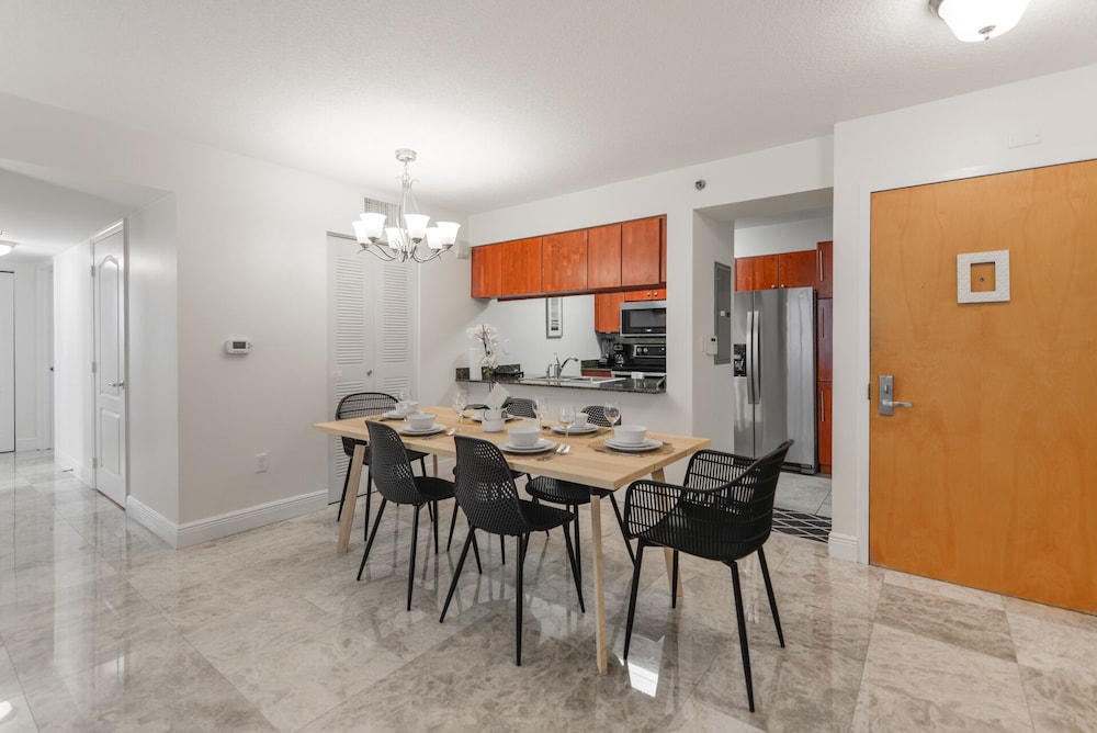 Ocean View Exquisite Brickell